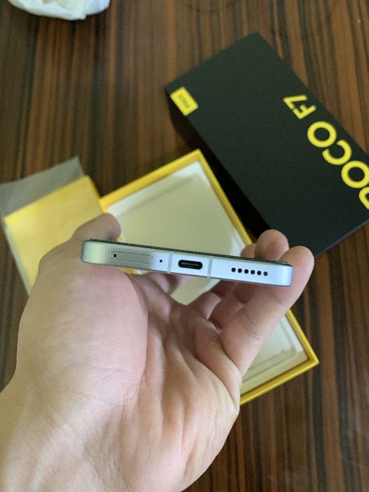 Poco f7 12/256 Срочно!!!