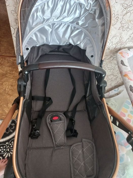 Продам коляску универсальную