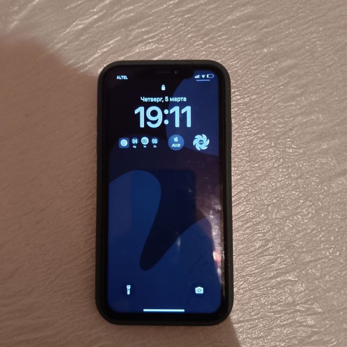 Айфон ХР на продаже