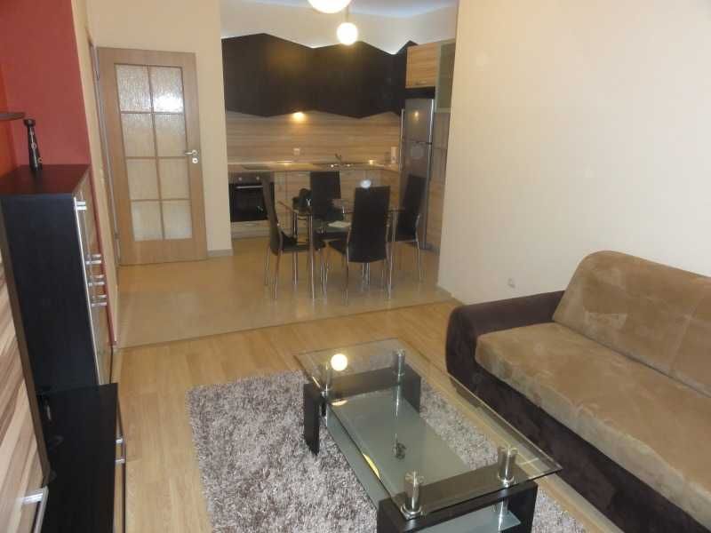 Дава се под наем Двустаен апартамент в София, Хиподрума - 74 кв.м за 714 € - Снимка #2