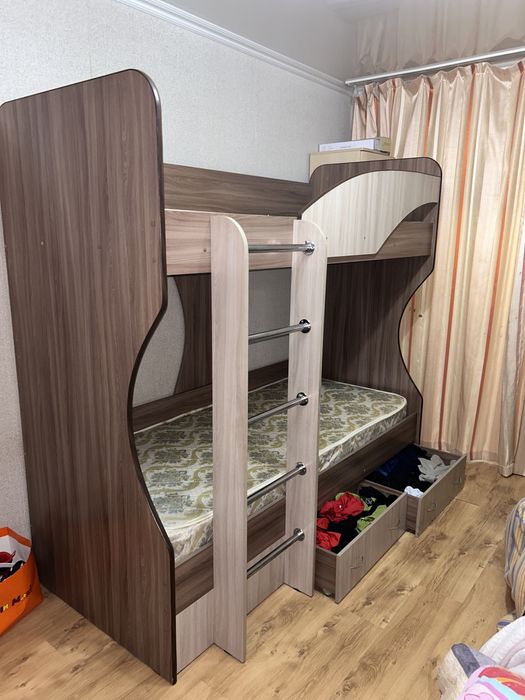 Двухярусная кровать