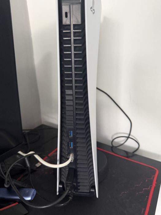 Vând PlayStation 5 (PS5) – stare impecabilă