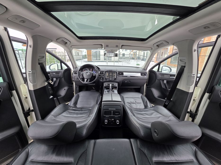 Volkswagen Touareg Vw touareg R-line 3.0/Bi-xenon/perne aer/panoramic/360°