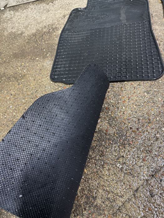 Полик резиновый е39