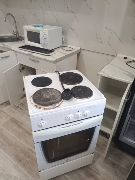 Продам электро плиту
