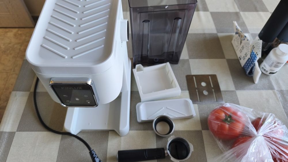 Продавам почти нова кафе машина с гаранция