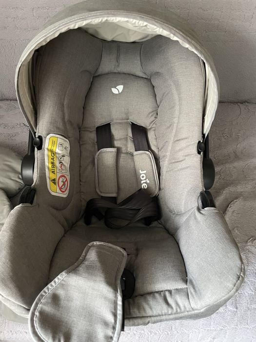 Продам автолюльку Joie