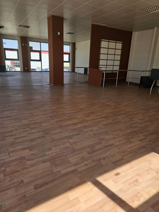 Vand  spatiu comercial sau depozitare