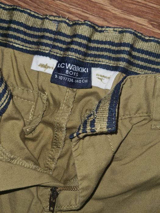 Pantaloni scurti baieti 8-10 ani