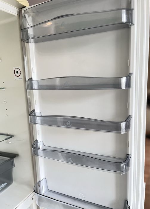 Продам 2х камерный холодильник “Snaige”