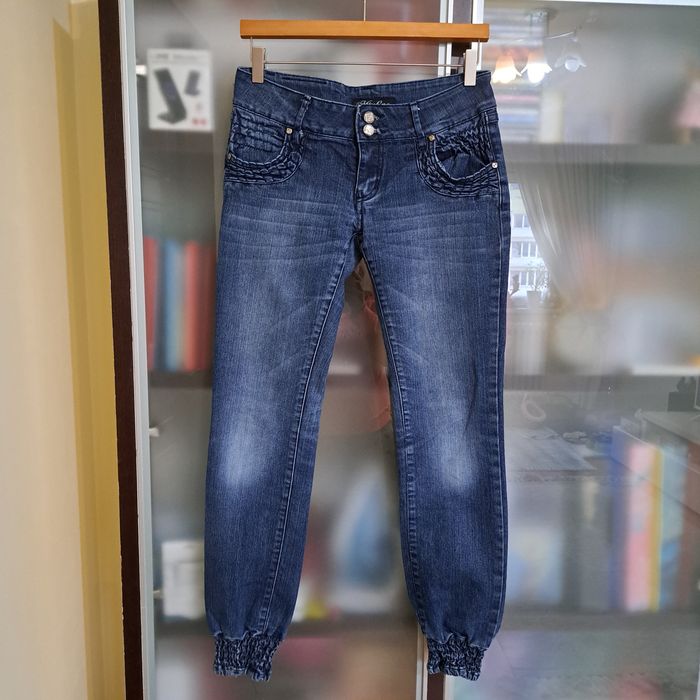 Blugi cu mansete elastice