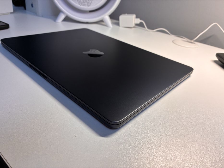MacBook Air M2 256GB (темно-синий / Midnight)