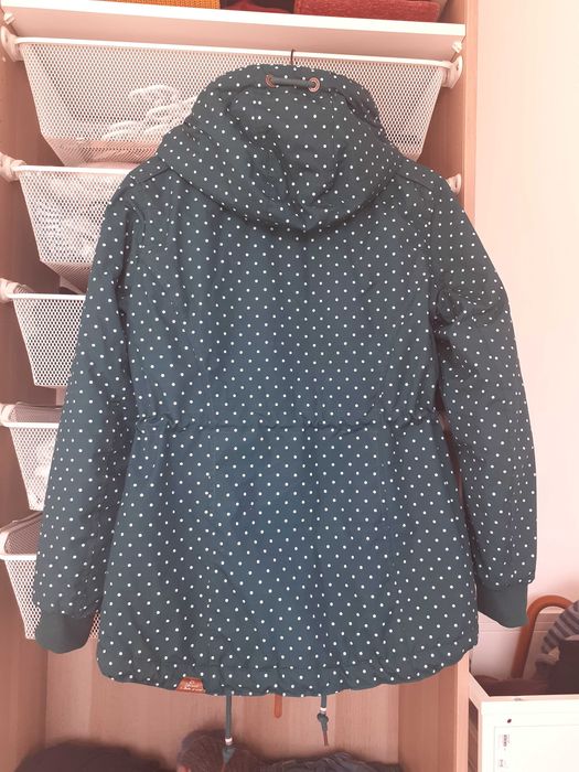 Дамско зимно яке Ragwear в тъмно-зелен цвят на точки, ново.