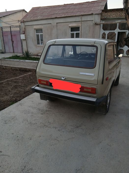 Продаётся машина "Нива 2121"
