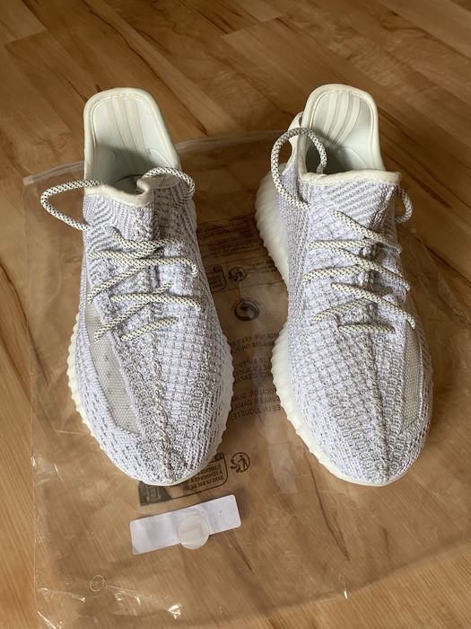 Adidas YEEZY 350.