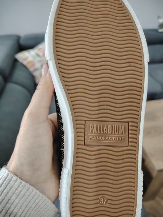 Сникърси 37 номер  Palladium