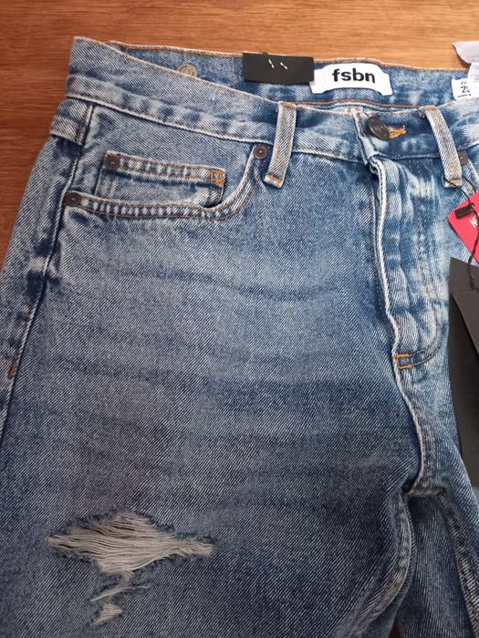 Нови мъжки дънки FSBN с накъсан ефект