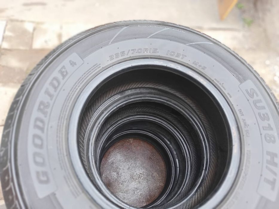 Продам автомобильные шины 215
