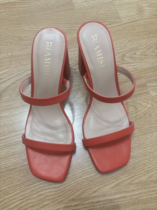 Sandale marimea 37 NOI