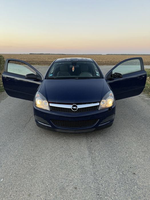 Vand sau dezmembrez opel astra H GTC