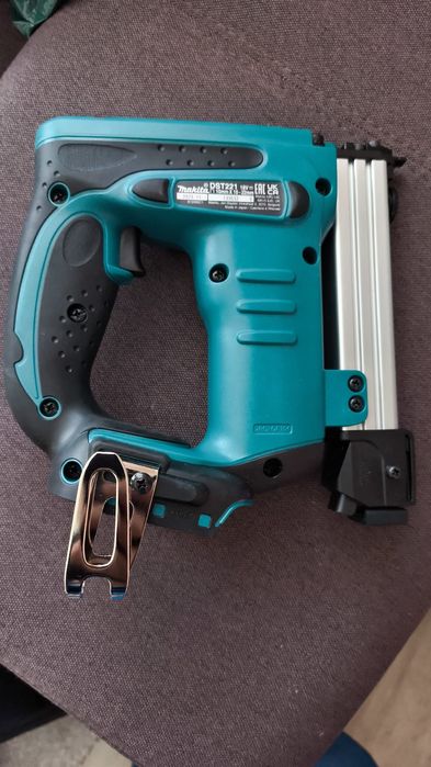 Capsator electric Makita