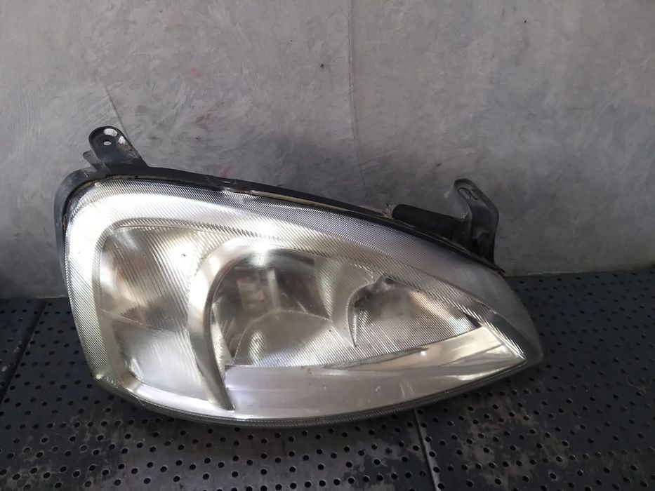 Far dreapta opel corsa c x01 087934