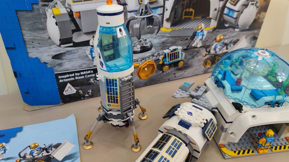 LEGO City 60350 - Baza Spațială Lunară! Cutie originala.