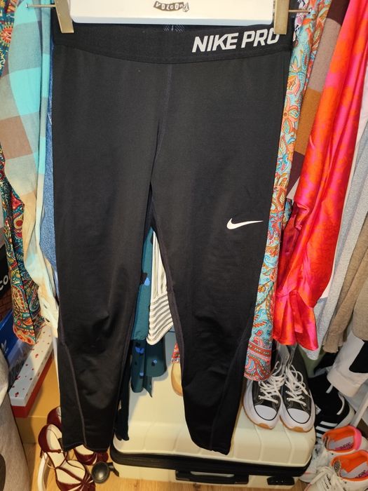 Черен клин nike.