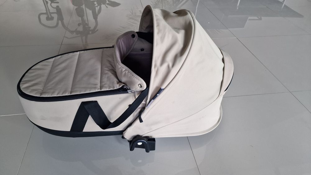 Vând landou pentru carut yoyo , stare impecabila