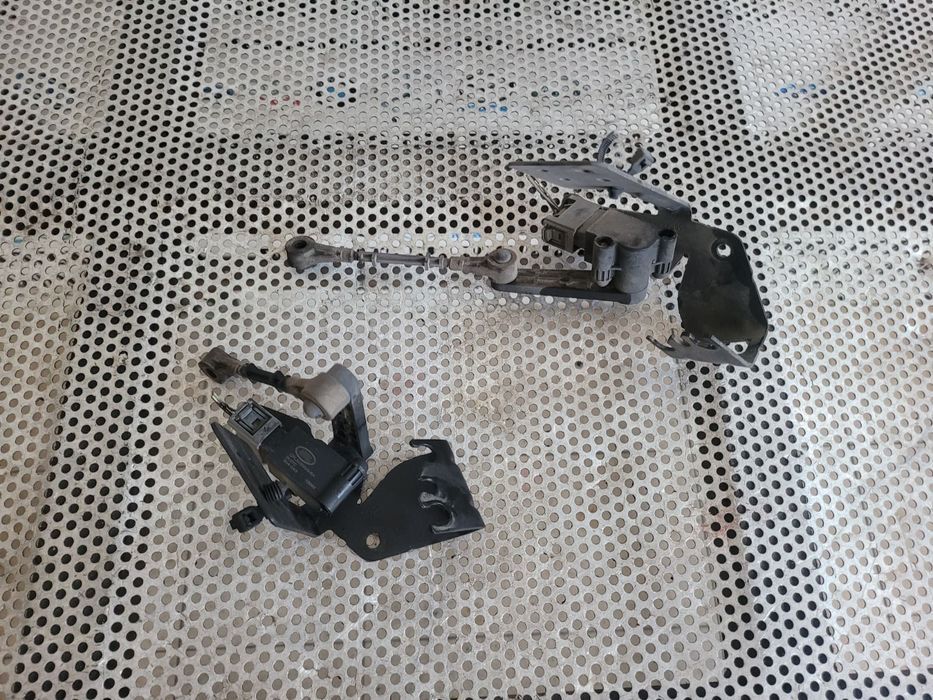Senzor Nivel Cantar Faruri Xenon Land Rover Range Rover Sport L494 Vogue Discovery An 2014-2015-2016-2017-2018 Cod CPLA-3D026-BA Dezmembrez Range Rove