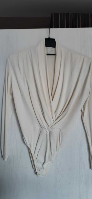 Луксозни официални бодита и блузки