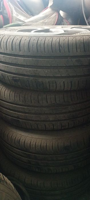Продам два комплекта резины на дисках