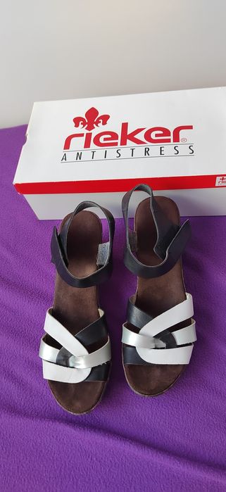 Дамски летни сандали