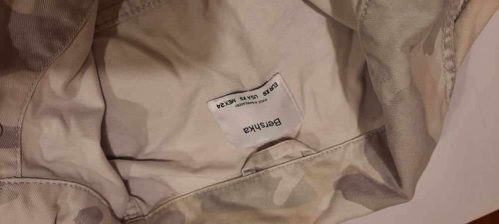 Две къси якета Bershka XS