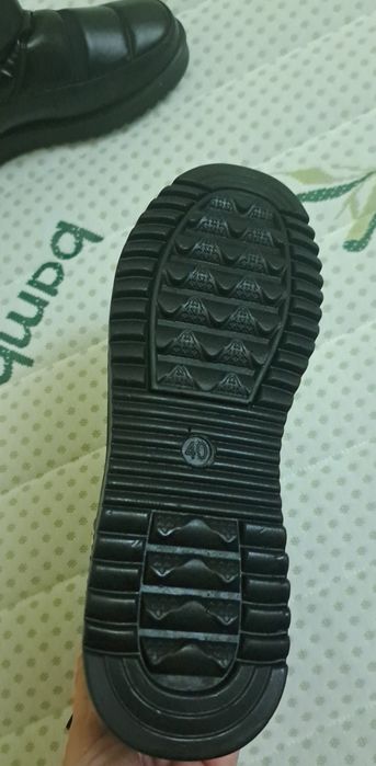 Botine  noi,îmblănite cu fermoar