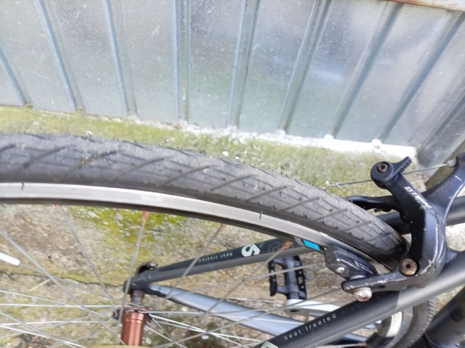 Vând urgent bicicleta, cursiera cu furca carbon