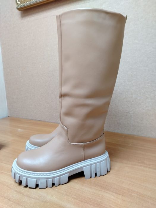 Женская кожаная обувь