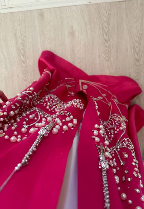 Kelinlik ansambli sotiladi