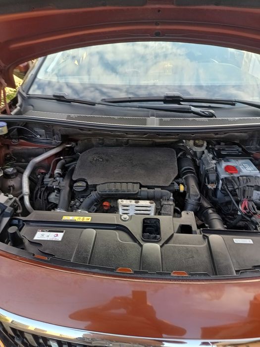 peugeot 3008 model 1.2 an 2018 cutie automata 32000 km. impecabila