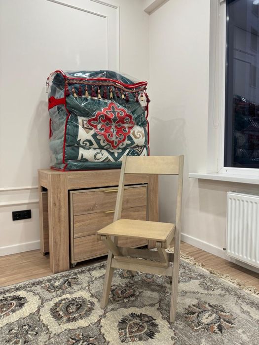 Продам стол и стулья