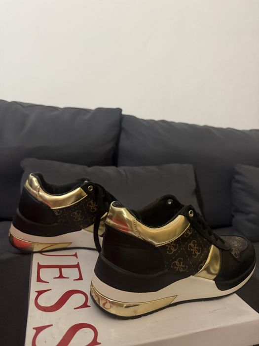 Adidasi dama guess marimea 37