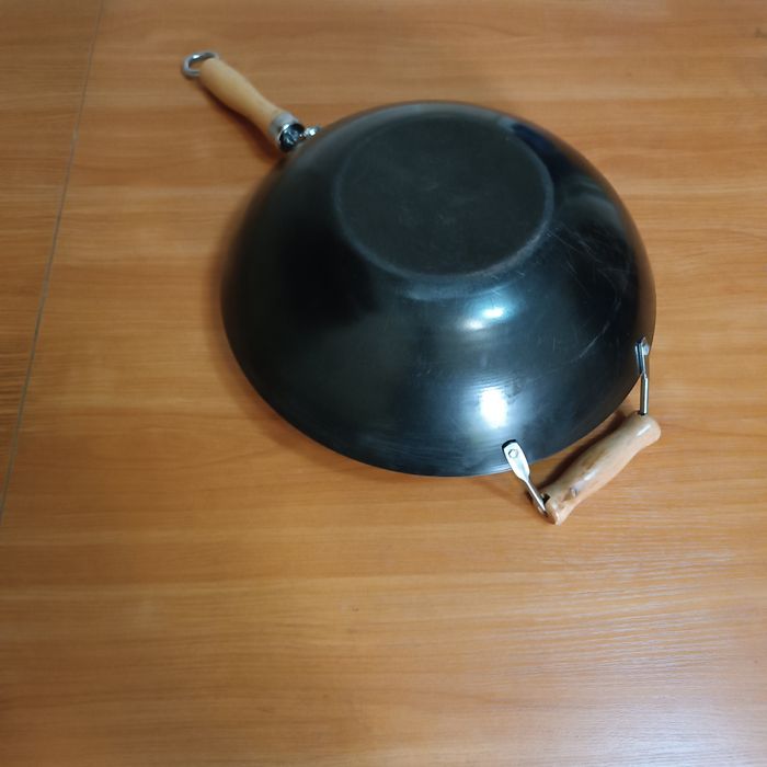 Продам сковороду Wok