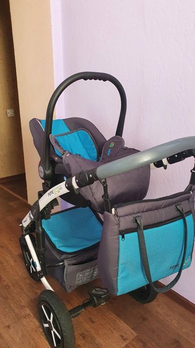 Детская коляска 3в1