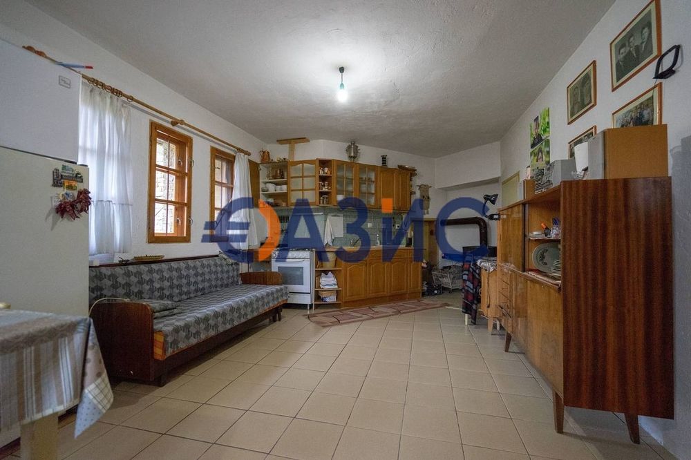 Вила в подножието на Балкана в с. Медвен, Сливен, България, 310 м2