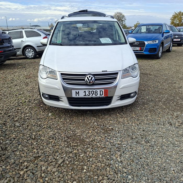 VOLKSWAGEN Touran 2010 — imagine 3