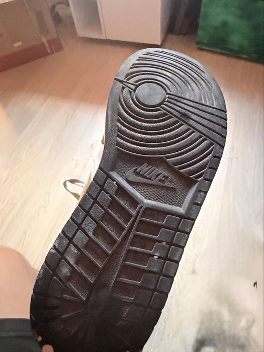 nike air jordan negru alb si gold