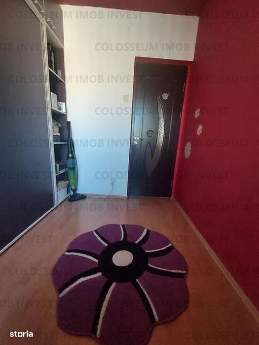 Apartament 3 camere,semidecomandat - Zona Florilor