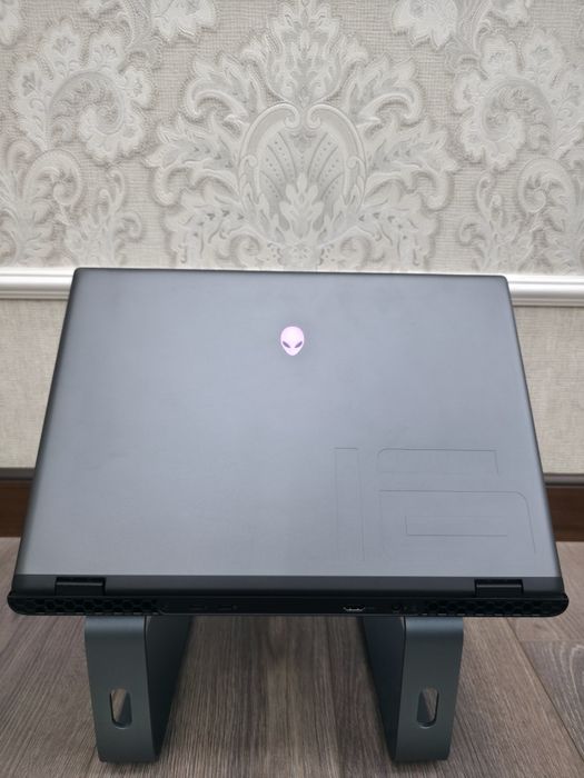 Alienware M16 R2 Gaming Laptop Мощный Игровой Ноутбук Премиум Класса