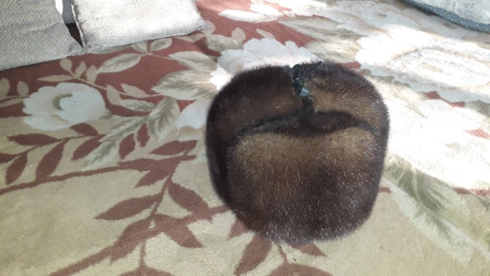 Продам шапку норковую.