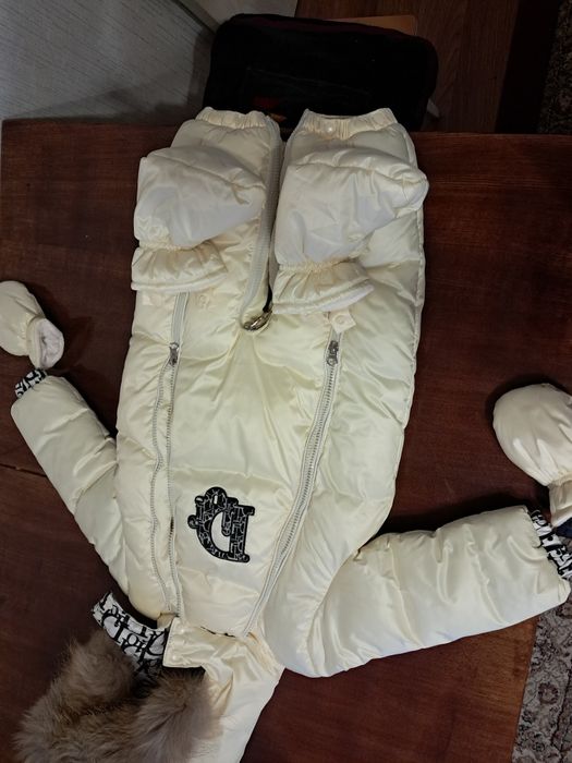 Продам детскую куртку